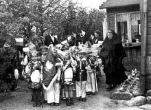 Reaktywowany po wojnie Caritas prowadził m.in. przedszkola, takie jak to w Rudzie Pabianickiej. Zdjęcie z II połowy lat 40-tych (archidiecezja lodz.pl)Bigger