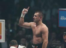 Tomasz Adamek po walce z Andrzejem GołotąBigger
