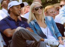 Tiger Woods z żonąBigger
