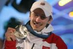Adam Małysz z olimpijskim trofeum