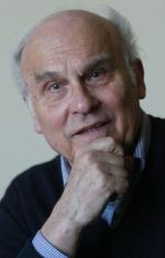 Autor biografii nawiązuje do stylu Ryszarda Kapuścińskiego