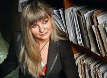 Anita GargasBigger