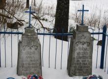 Cmentarz w Janukach jest w całości katolicki, a napisy na większości nagrobków są po polskuBigger