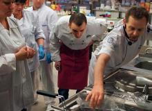 Uczestnicy projektu „Idealny biznes” w Makro mają  do wyboru ponad 20 kursów. Właścicieli restauracji i hoteli  mogą się nauczyć m.in. nowoczesnych technik kulinarnychBigger