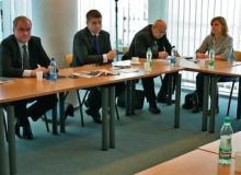 Debata odbyła się 22 lutego w siedzibie Inforu. Od lewej: Maciej Hoffman, Izba Wydawców Prasy, Marzena Wojciechowska, radca prawny IWP, Wiesław Podkański, IWP,  Jakub Bojanowski, partner w Deloitte, Jerzy Kowalski, „Rz”, Magdalena Lemańska, „Rz” i „Parkiet”, Marek Kutarba, „DGP”, Adam Makosz, „DGP”, Sebastian Kawczyński, Plagiat. pl Bigger