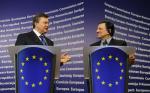 Wiktor Janukowycz  i Jose Barroso (z prawej) w Brukseli