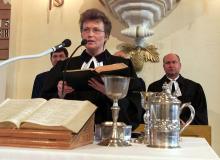 Wiera Jelinek, pierwsza w Polsce kobieta pastor Kościoła Ewangelicko-Reformowanego (2003 r.)Bigger