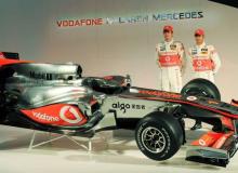 McLaren MP4-25 - w tym roku w obu bolidach zasiądą mistrzowie świataBigger