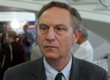 Senator Krzysztof PiesiewiczBigger