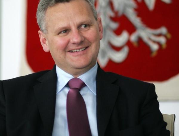 Łączna kwota uzbierana w tym roku z prywatyzacji przez resort Aleksandra Grada przekroczyła 5 mld zł 