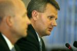 Od prawej minister skarbu, Aleksander Grad i Andrzej Klesyk, prezes PZU