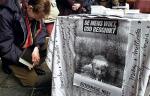 „Człowiek proponuje, Bóg decyduje” napisali na plakacie uczestnicy manifestacji przeciwko eutanazji (Holandia, kwiecień 2001)