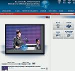 W PiS TV prezes partii miał na filmie założyć konto  w banku. Skończyło się na relacjach  z konferencji 