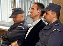 Według śledczych Marek D. potrzebował fałszywych dokumentów, by opuścić kraj. Na zdjęciu w sądzie w Pabianicach w 2009 r. Bigger
