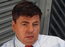 Piotr SemkaBigger