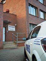 Policja szuka mężczyzny, który wziął pieniądze z Centrum Obsługi Gotówkowej we Wrocławiu 
