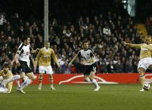 Gol Davida Trezeguet (z prawej) okazał się być ostanią bramką Juventusu w tej edycji rozgrywekBigger