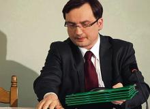 Prawie cztery godziny trwała swobodna wypowiedź Zbigniewa Ziobry przed komisją naciskową Bigger