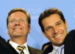 Niemiecki  minister spraw zagranicznych Guido Westerwelle  (z lewej) i jego homoseksualny partner  Michael Mronz