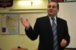 Janusz Żmurkiewicz, prezydent Świnoujścia, zapowiada, że krzyży nie zdejmie z sal urzędu miasta