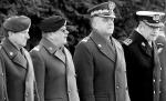 W katastrofie zginęli m.in. (od lewej) gen. Bronisław Kwiatkowski, gen. Tadeusz Buk, gen. Andrzej Błasik, wiceadmirał Andrzej Karweta. Na zdjęciu podczas odprawy kadry kierowniczej MON i sił zbrojnych w marcu w Warszawie