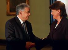 Prezydent Lech Kaczyński twardo popierał Związek Polaków na Białorusi z Andżeliką Borys na czele (zdjęcie z października 2008 r.)Bigger