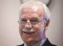 Andrzej OlechowskiBigger