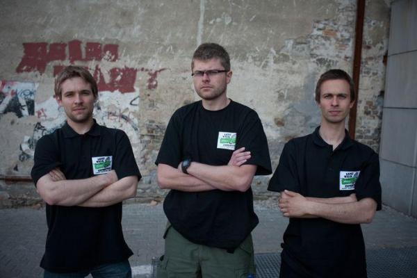 Uczestnicy wyprawy: Tomasz Grzywaczewski, Bartosz Malinowski, Filip Drożdż 