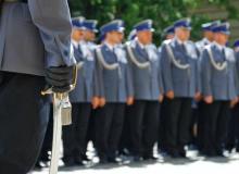 Na liście IPN jest 117 funkcjonariuszy, których oświadczenia nie wpłynęły do biura lustracyjnego. Wśród nich są szefowie najważniejszych pionów policyjnych. Na zdjęciu obchody 90. rocznicy powstania policji w 2009 r. w Warszawie Bigger