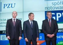Od lewej prezes PZU, Andrzej Klesyk, premier Donald Tusk i minister skarbu, Aleksander GradBigger
