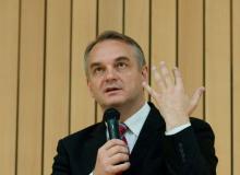 Jeśli popatrzymy na wydarzenia związane z powodzią, to wydaje się dosyć oczywiste, że Polsce potrzebny jest dobry gospodarz,  a nie tylko PR – mówi wicepremier Waldemar PawlakBigger