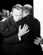 Donald Tusk i Władimir Putin na miejscu katastrofy prezydenckiego Tu-154, 10 kwietnia 2010 r.