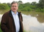 Bronisław Komorowski na terenach dotkniętych powodzią