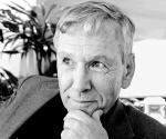 Amos Oz