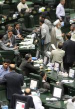 Posiedzenie parlamentu irańskiego w sprawie nałożenia przez RB ONZ na Teheran nowego pakietu sankcji. Mają one skłonić Iran do rezygnacji z budowy broni nuklearnej