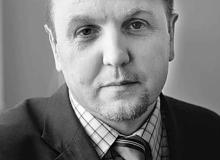 dr Jacek KucharczykBigger