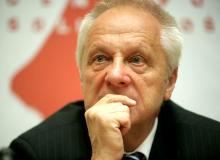 Stefan NiesiołowskiBigger