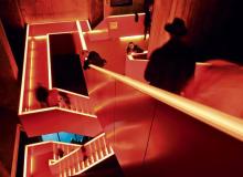 Kopalnia Zollverein w Essen, wnętrze klatki schodowej Muzeum Zagłębia Ruhry projektu holenderskiego architekta Rema KoolhasaBigger