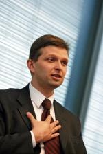 Marek Zuber uważa, że przedstawiał ryzyko inwestycji. Innego zdania są biznesmeni, którzy stracili na jego radach