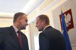 Od lewej Waldemar Pawlak, wicepremier i minister gospodarki i premier Donald Tusk 