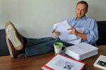 Na tysiąc nadesłanych powieści do druku udaje się wybrać jedną – mówi Paweł Szwed, redaktor naczelny wydawnictwa Świat Książki