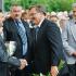 Przed pomnikiem Ofiar Grudnia ’70 w Szczecinie prezydent Bronisław Komorowski podkreślał, że Polski solidarnej nie można budować przeciwko sobie, a przewodniczący „S” Janusz Śniadek zaapelował, by odrzucić złudzenia, że każdy poradzi sobie sam