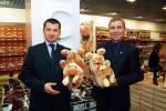 Sklepy sieci obuwniczej CCC stworzonej przez Dariusza Miłka (z lewej) są dziś niemal  w każdym dużym centrum handlowym. Wiceprezes Mariusz Gnych  jest związany z firmą od 2000 r.
