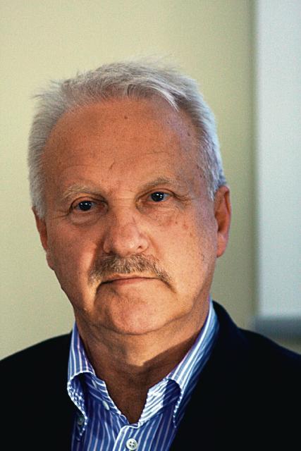 gen. brygady Sławomir Petelicki  – twórca i dwukrotny dowódca Jednostki Wojskowej GROM