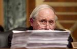Senator Carl Levin, przewodniczący Stałej Podkomisji Śledczej Senatu Stanów Zjednoczonych