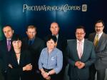 PricewaterhauseCoopers obroniła pierwsze miejsce pod względem liczby zatrudnianych  doradców podatkowych oraz wysokości przychodów. Na zdjęciu partnerzy działu doradztwa podatkowego i prawnego: Hubert Jądrzyk, Iwona Smith (partner zarządzający), Mike Ahern,  Katarzyna Czarnecka-Żochowska, Camiel van der Meij, Tomasz Barańczak, Keith Sinclair