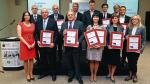 Zwycięzcy tegorocznego rankingu. Od lewej w pierwszym rzędzie: Ewa Usowicz (zastępca red. naczelnego „Rz”),  Janusz Marciniuk, Janusz Fiszer, Iwona Smith, Agnieszka Tałasiewicz, Ewa Opalińska. W drugim rzędzie: Maciej Grela,  Tomasz Michalik, Peter Kay, Leszek Tokarski, Maciej Ostaszewski, Paweł Lisicki (red. naczelny „Rz”) i Andrzej Taudul