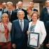Zwycięzcy w kategorii miast na prawach powiatu w towarzystwie przewodniczącego  Parlamentu Europejskiego Jerzego Buzka, minister rozwoju regionalnego Elżbiety Bieńkowskiej  oraz redaktora naczelnego „Rz” Pawła Lisickiego