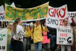 Protest przeciwników GMO przed Sejmem, lipiec 2011