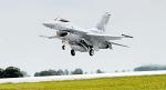 W poznańskiej bazie stacjonują 32 samoloty F-16. W zeszłym roku pod lotniskiem zmierzono hałas, jaki powodują – było to nawet 109 decybeli, podczas gdy norma wynosi tam około 60